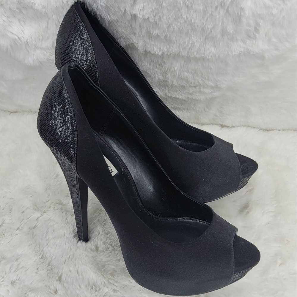 AUTHENTIC STEVE MADDEN HEELS SEXY COMFORTABLE RARE DESIGNER NWT